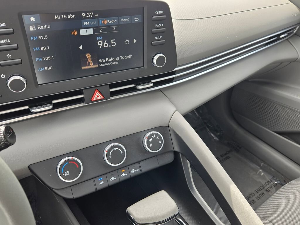 Used 2025 Hyundai Elantra SE FWD image 22