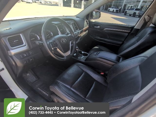 Used 2015 Toyota Highlander Limited AWD/4WD image 9