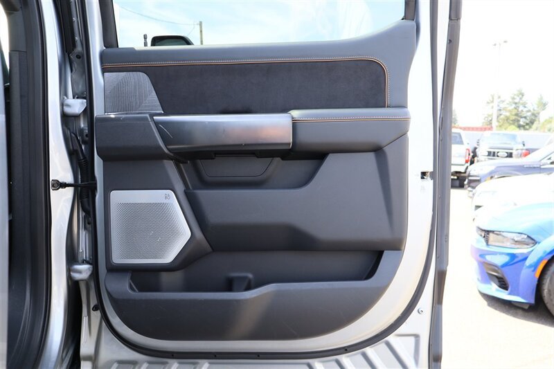 Used 2023 Ford F350 Platinum w/ FX4 Off-Road Package AWD/4WD image 31