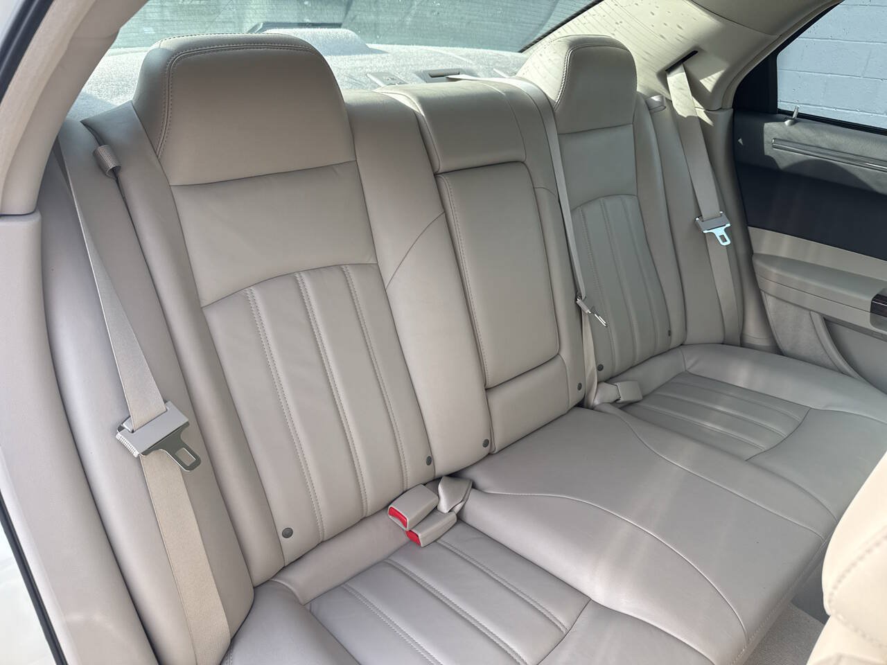 Used 2005 Chrysler 300 C w/ Sound Group II RWD image 21