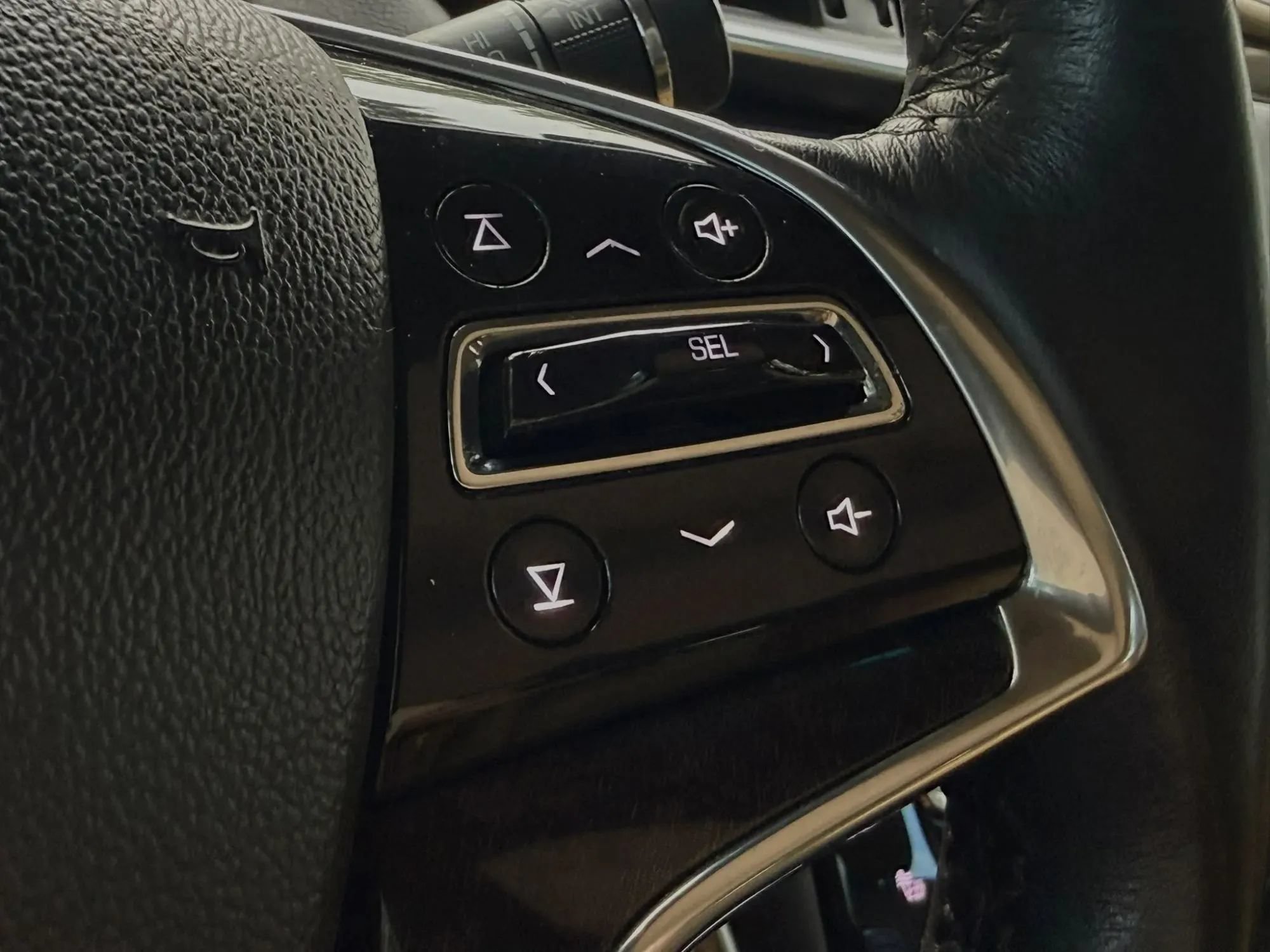 Used 2013 Cadillac XTS Premium FWD image 29