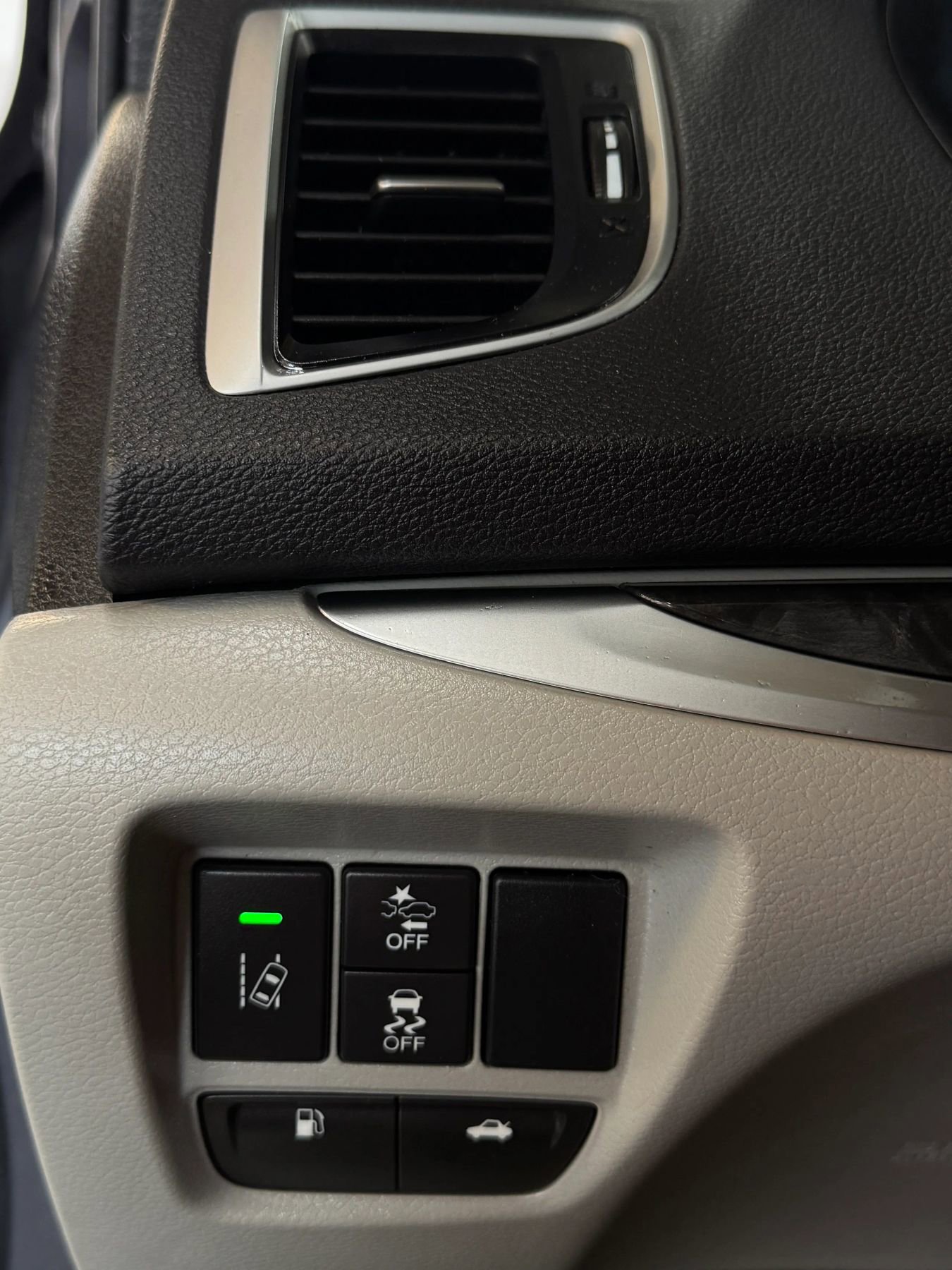 Used 2018 Acura TLX w/ Technology Package image 14