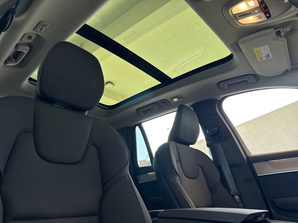 New 2026 Volvo XC90 B5 Core AWD/4WD image 17