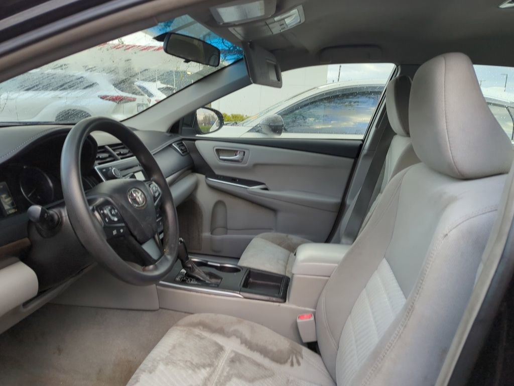 Used 2017 Toyota Camry LE image 6