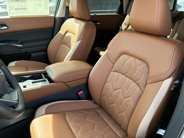New 2026 Nissan Pathfinder Platinum FWD image 12