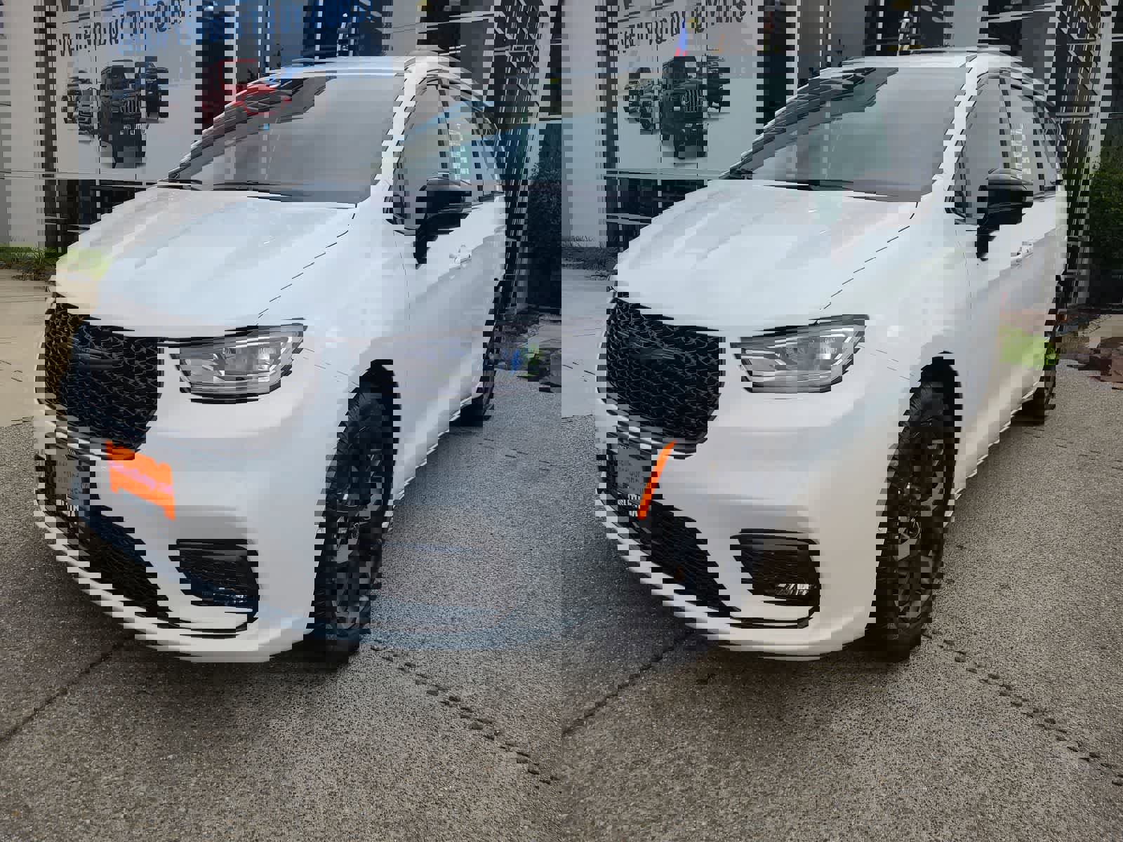 New 2026 Chrysler Pacifica Select