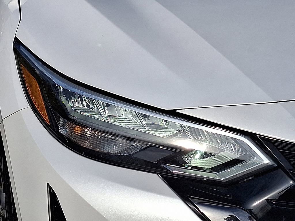 Used 2025 Nissan Sentra SR image 10