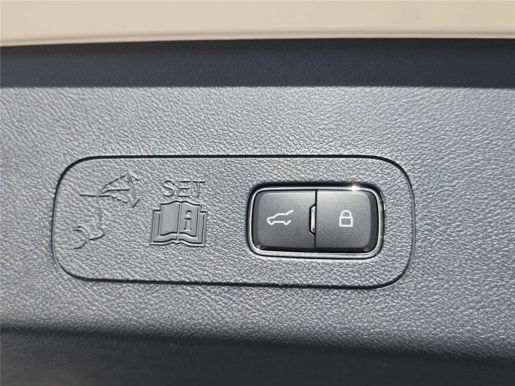 New 2026 Lincoln Aviator Reserve w/ Illumination Package AWD/4WD image 10