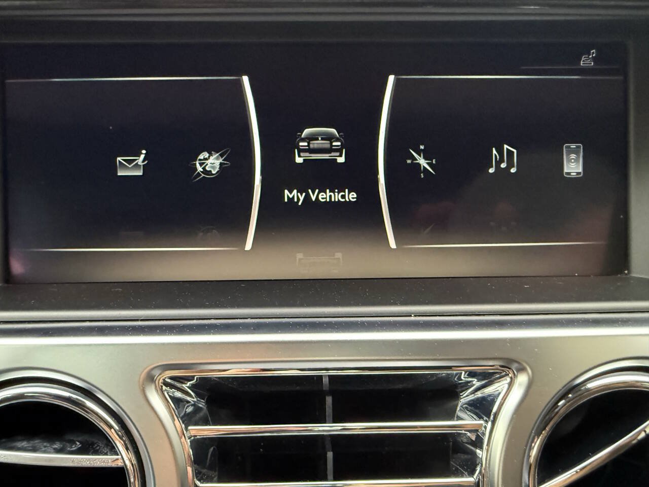 Used 2018 Rolls-Royce Dawn RWD image 61