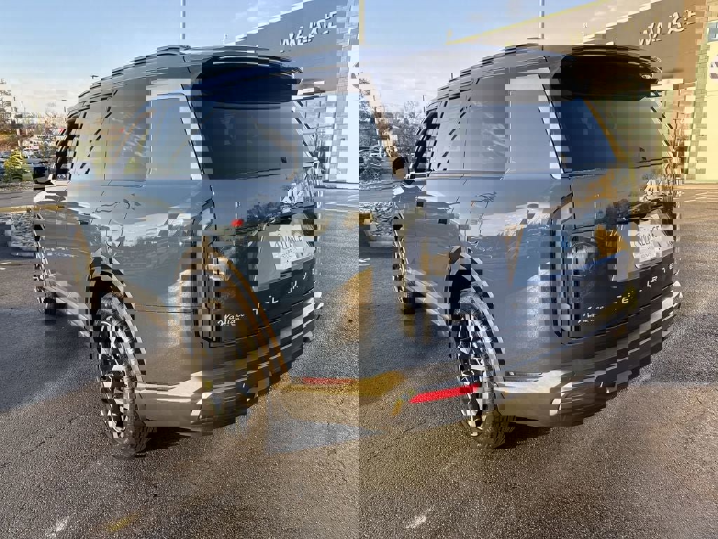 New 2027 Kia Telluride S image 3