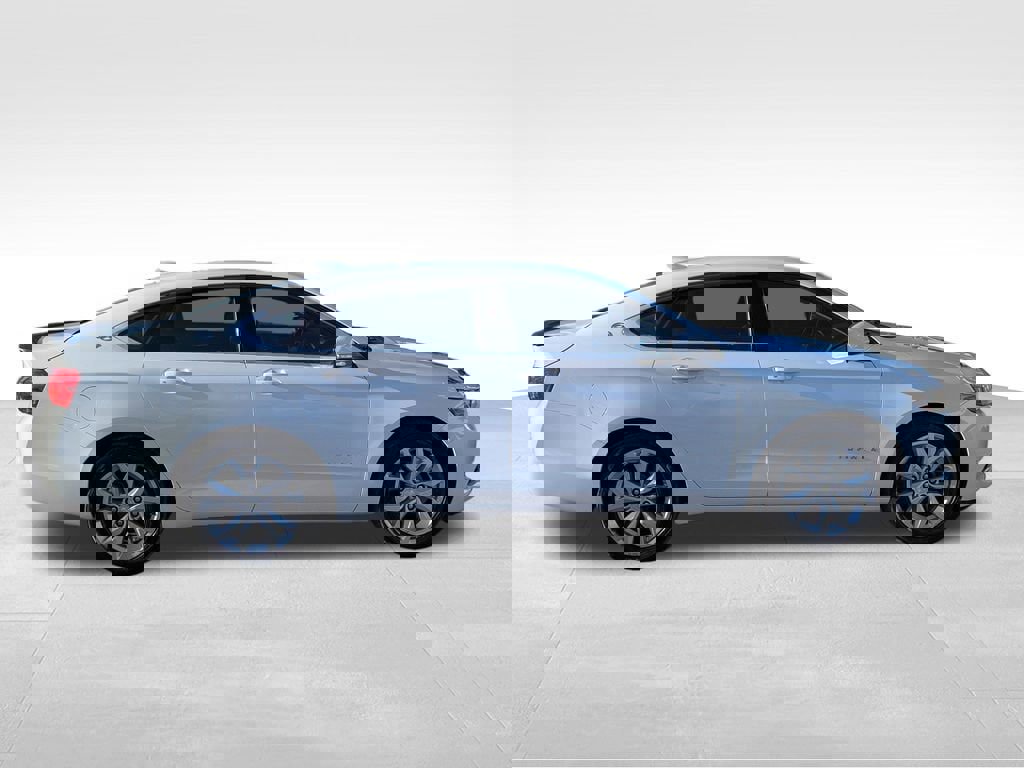 Used 2018 Chevrolet Impala LT image 3