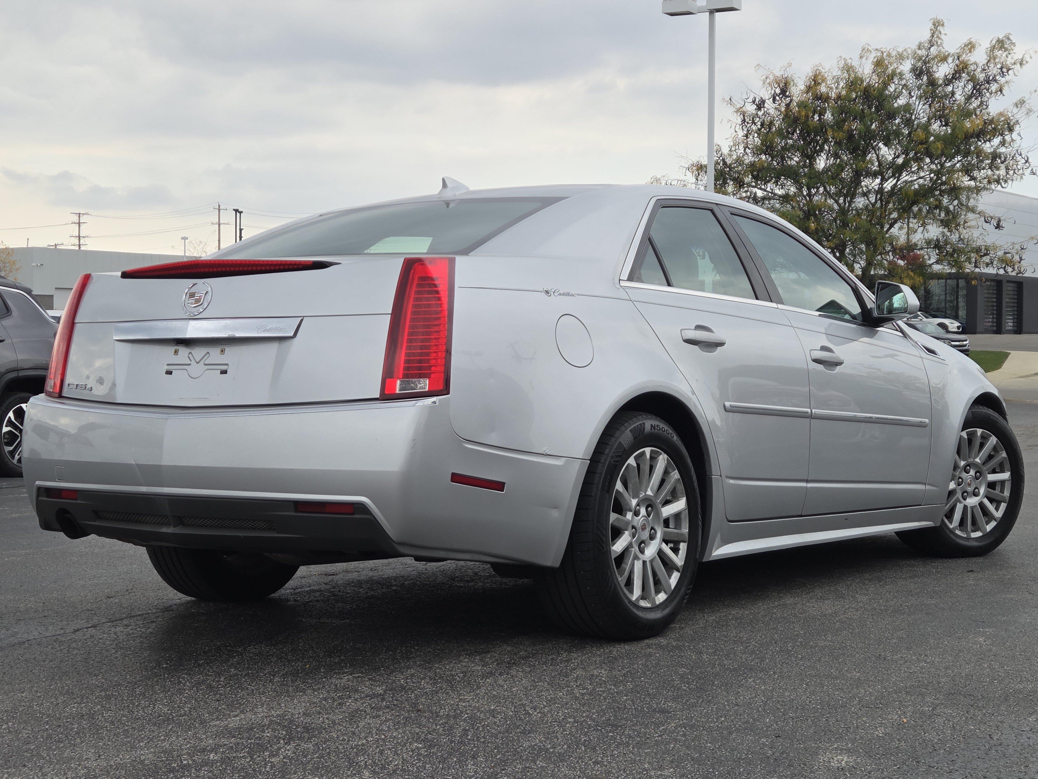 Used 2011 Cadillac CTS Luxury AWD/4WD image 8