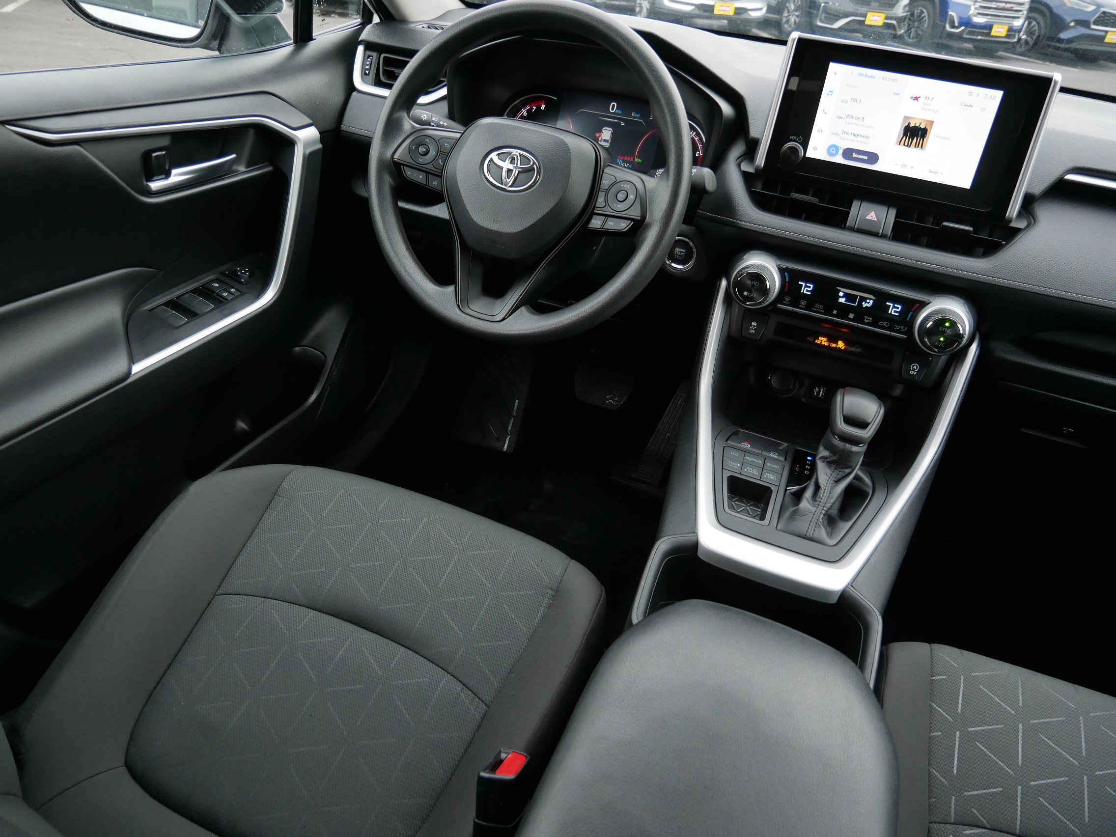 Used 2024 Toyota RAV4 XLE AWD/4WD image 9