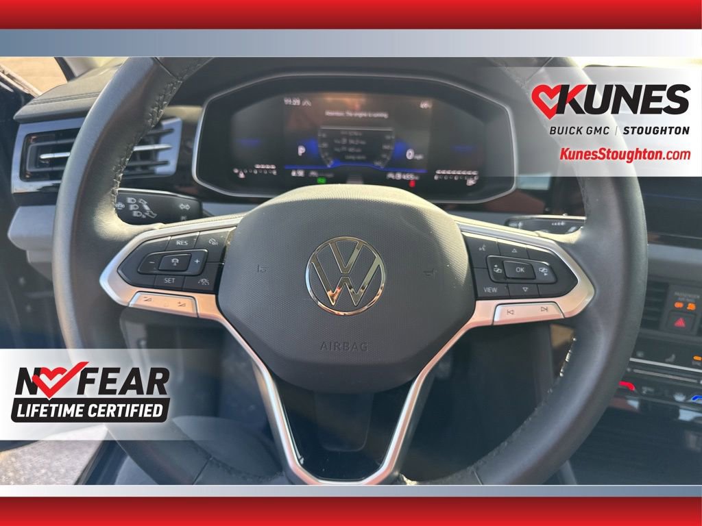 Used 2025 Volkswagen Jetta SE image 24