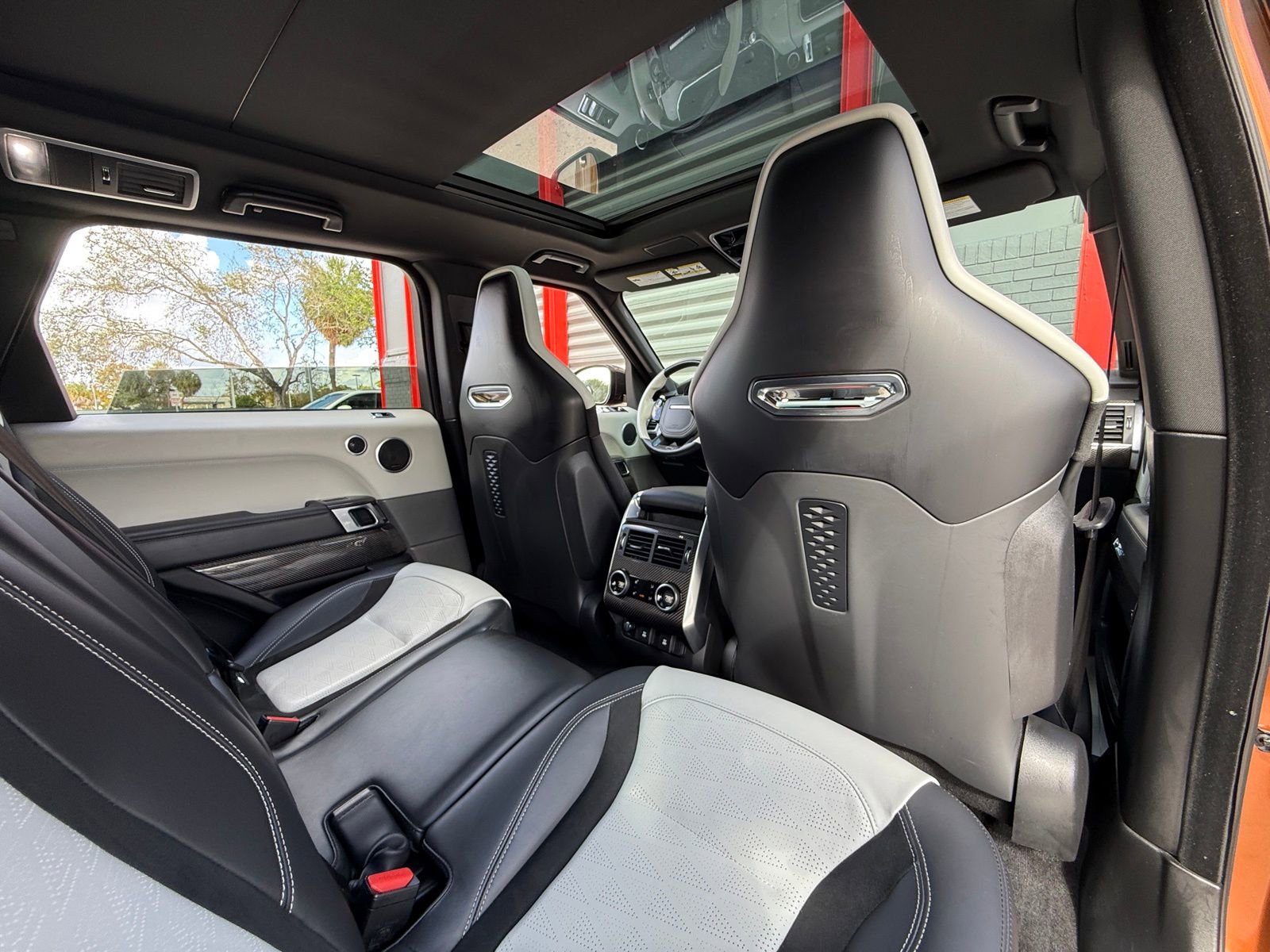 Used 2020 Land Rover Range Rover Sport SVR image 23