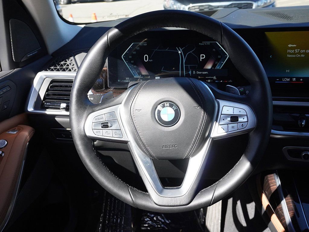 Used 2024 BMW X7 xDrive40i w/ Premium Package image 49