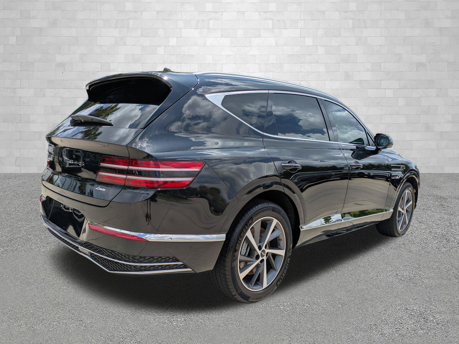 Certified 2025 Genesis GV80 2.5T Advanced AWD/4WD image 2