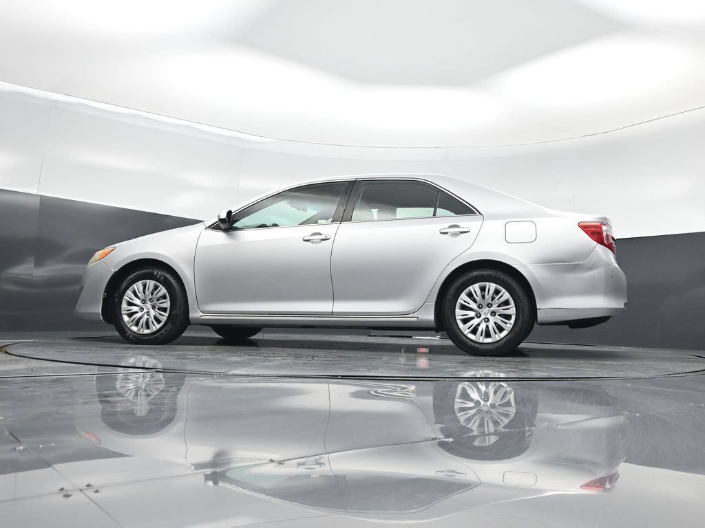 Used 2014 Toyota Camry LE FWD image 45