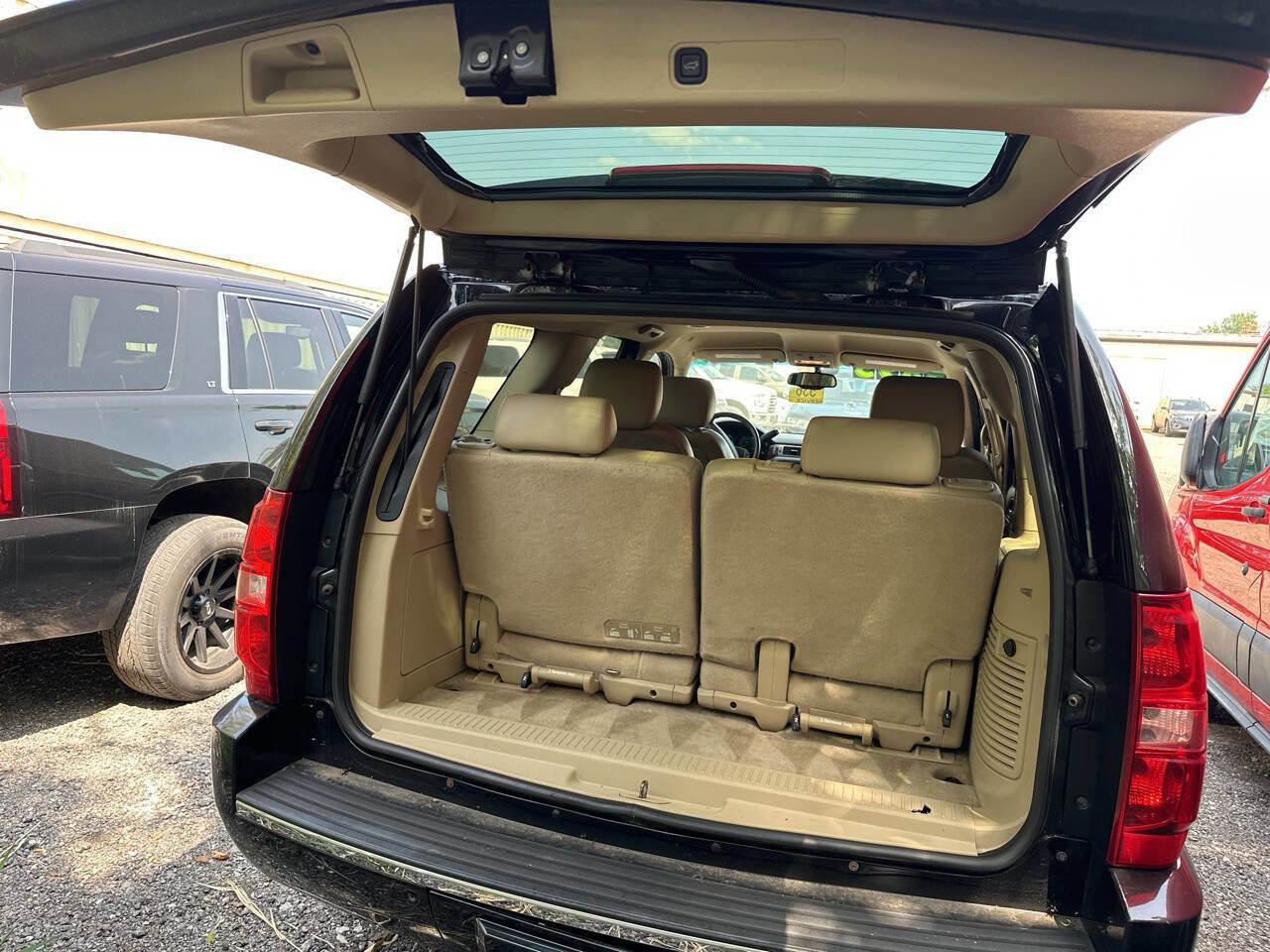 Used 2011 Chevrolet Tahoe LTZ AWD/4WD image 10