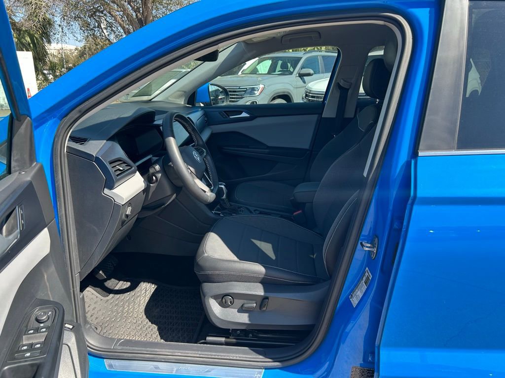 Certified 2023 Volkswagen Taos SE image 15