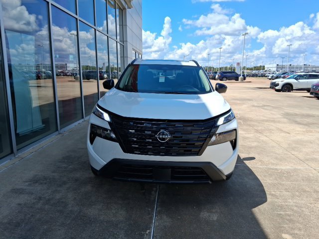 New 2026 Nissan Rogue Dark Armor FWD image 3