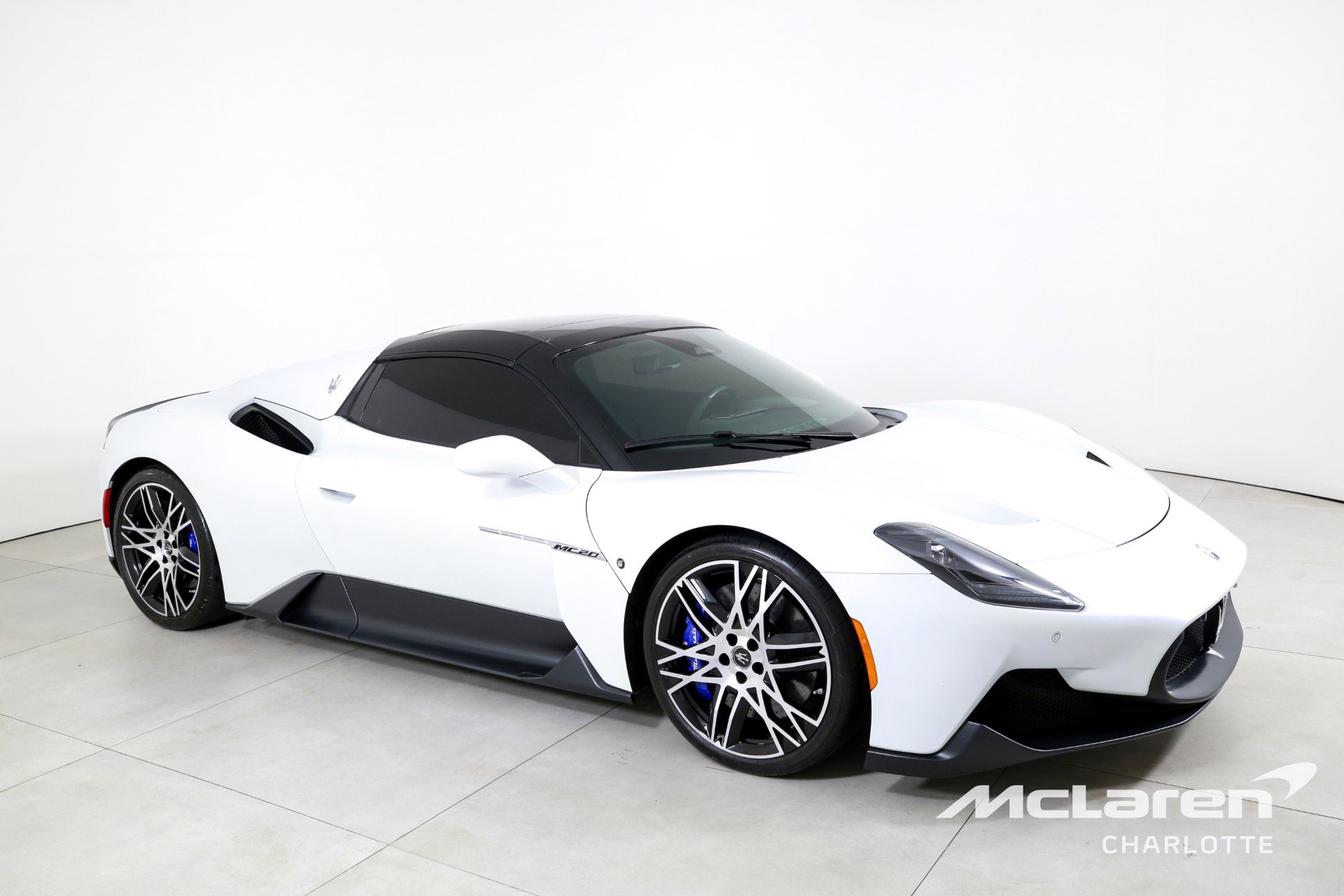 Used 2023 Maserati MC20 Spyder image 3