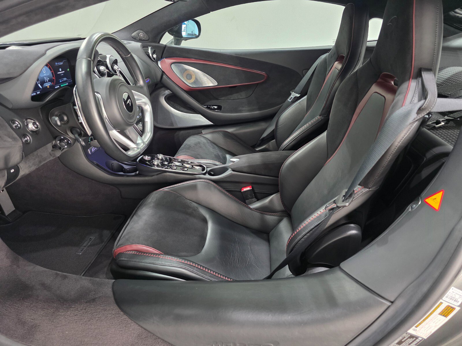 Used 2022 McLaren GT image 6