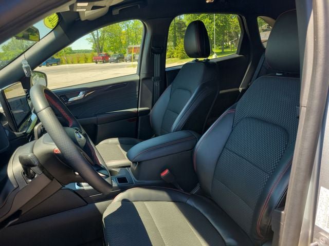 Used 2023 Ford Escape ST-Line w/ Tech Pack #1 AWD/4WD image 5