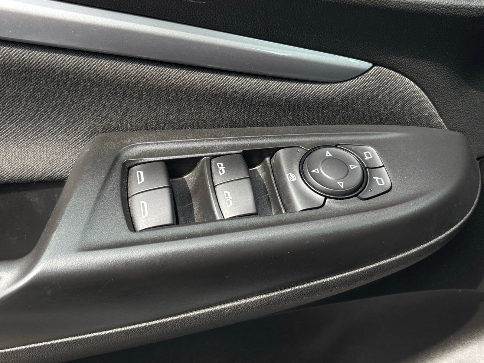 Used 2023 Chevrolet Bolt EUV LT FWD image 17