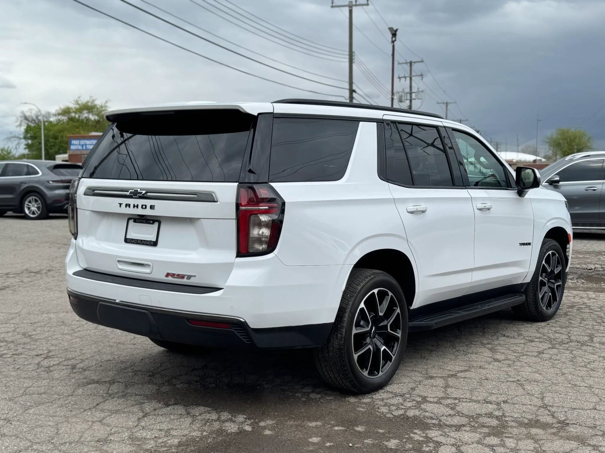 Used 2021 Chevrolet Tahoe RST w/ Luxury Package AWD/4WD image 5