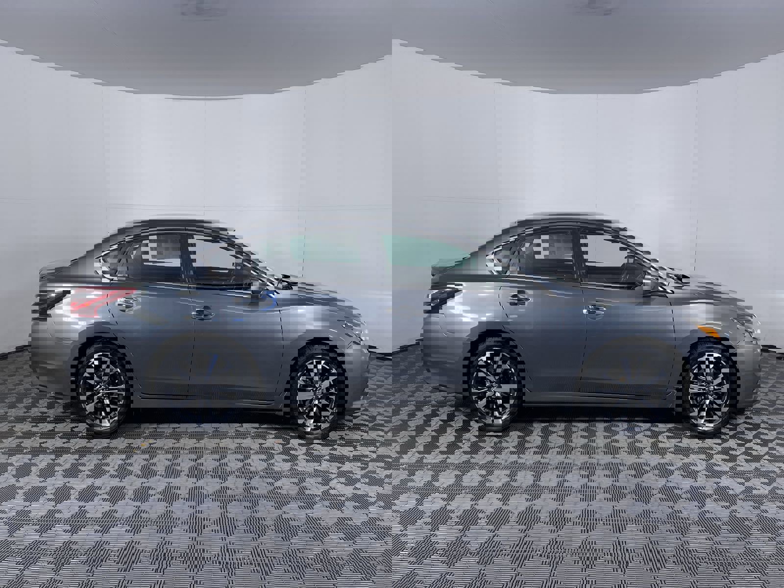 Used 2017 Nissan Altima 2.5 SR w/ LED Appearance Package image 10