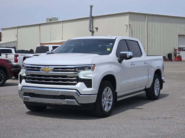 Used 2025 Chevrolet Silverado 1500 LTZ w/ LTZ Premium Package AWD/4WD image 3
