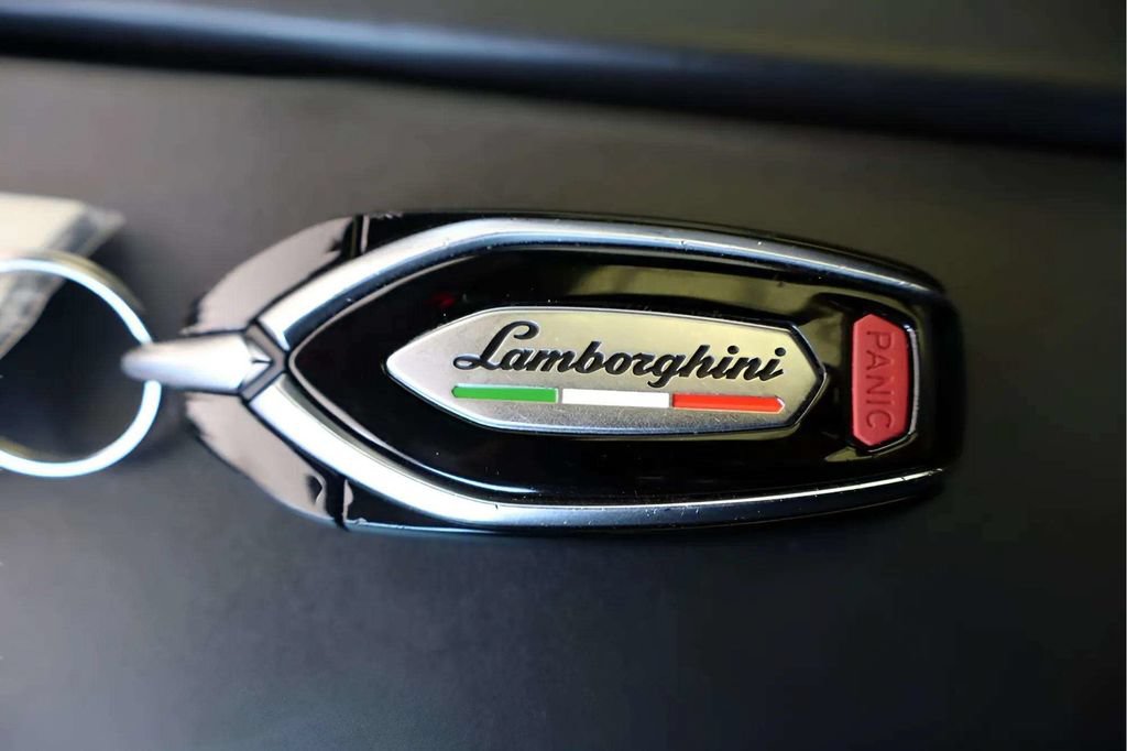 Used 2021 Lamborghini Urus AWD/4WD image 20