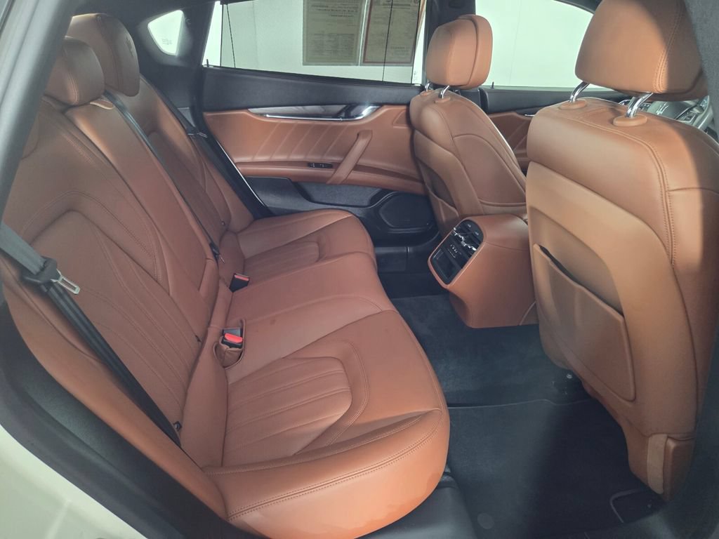 Used 2023 Maserati Quattroporte GT RWD image 30