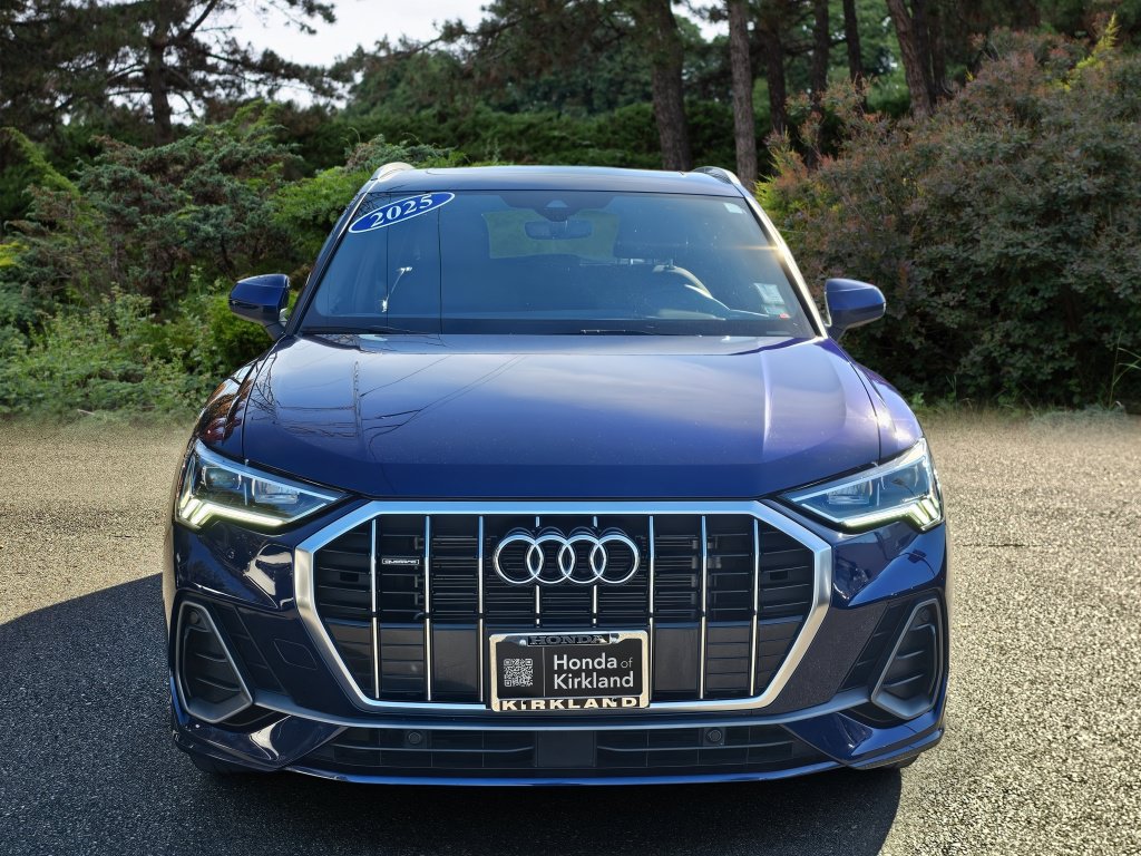 Used 2025 Audi Q3 2.0T Premium AWD/4WD image 2