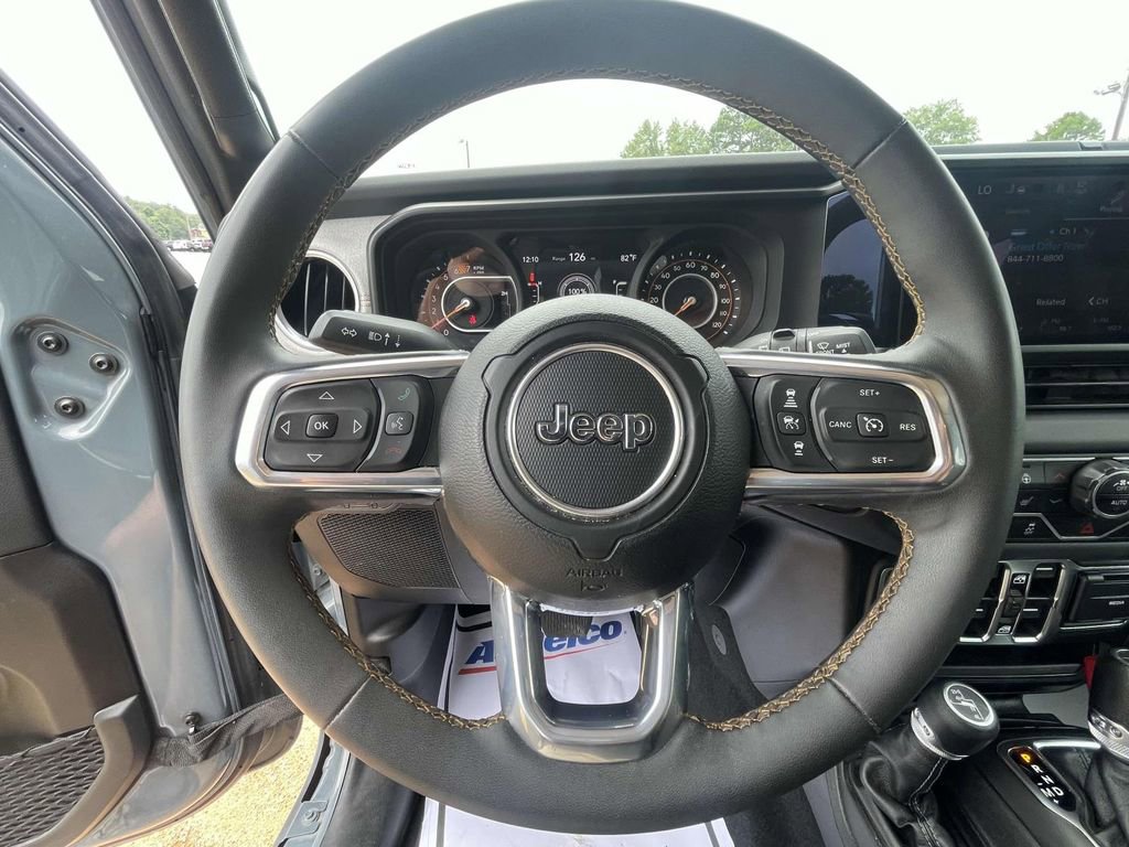 Used 2024 Jeep Wrangler Sahara image 12