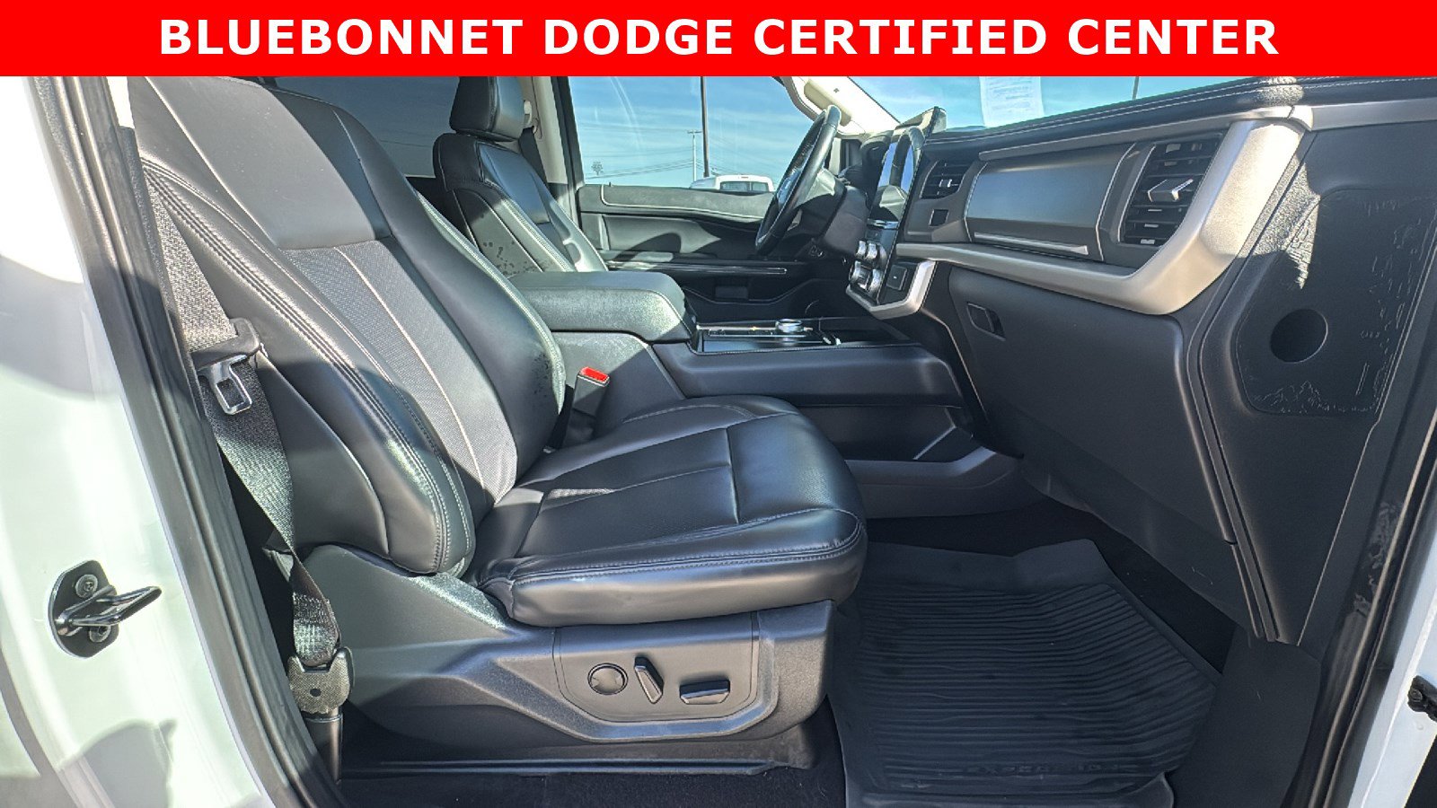 Used 2023 Ford Expedition XLT image 29