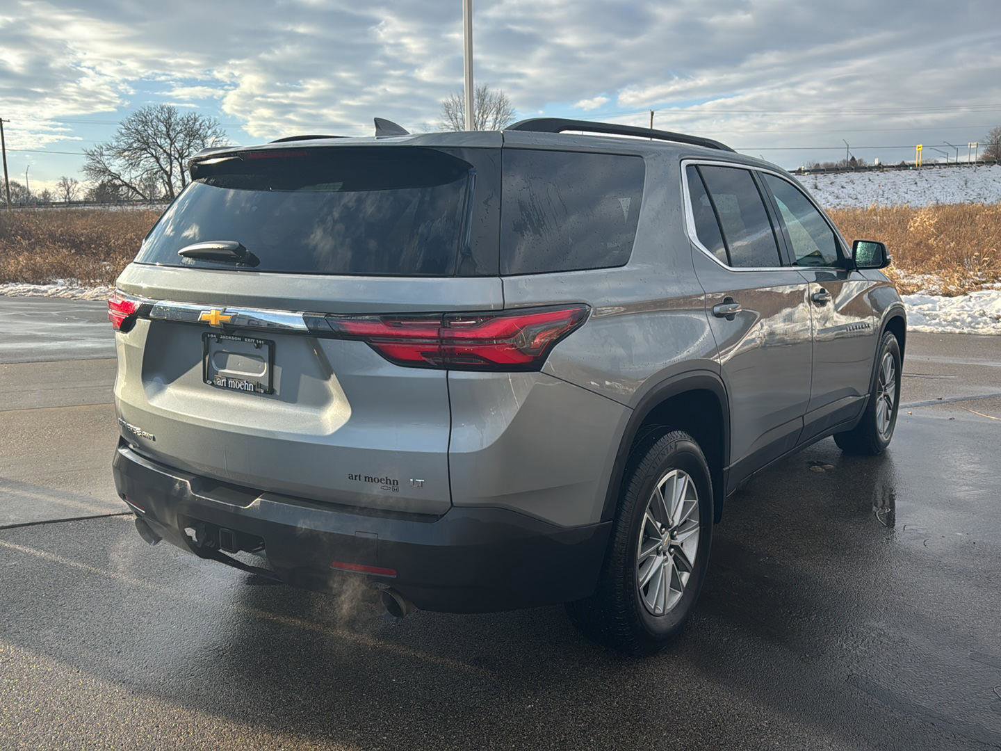 Used 2023 Chevrolet Traverse LT image 6