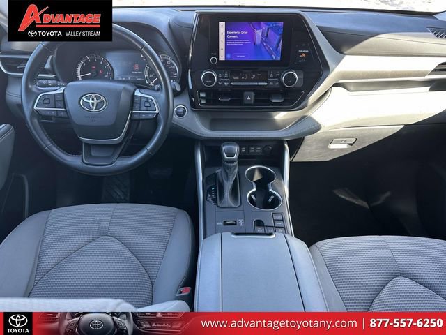 Used 2023 Toyota Highlander LE image 15