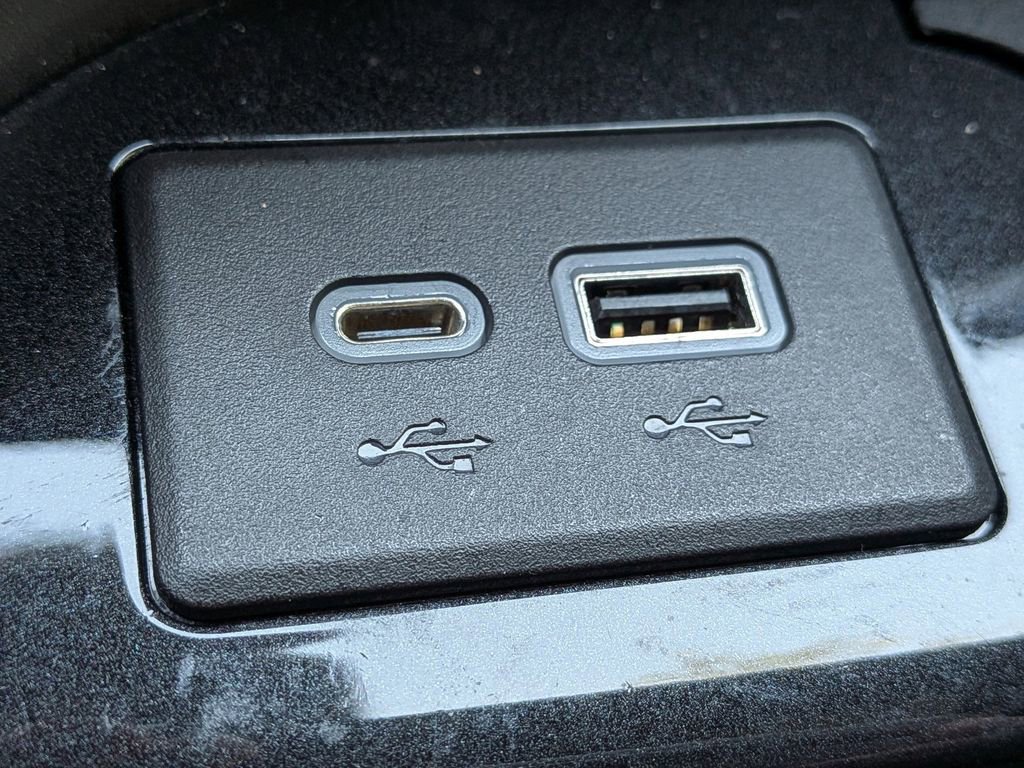 Used 2021 Cadillac Escalade ESV Sport Platinum image 28