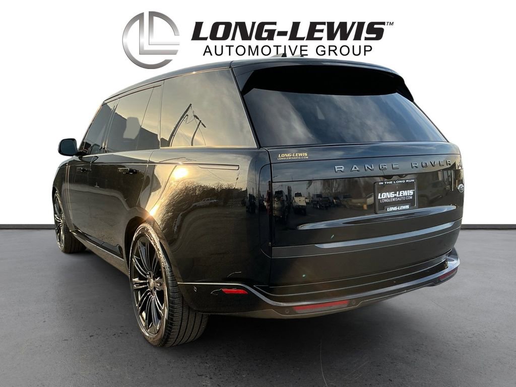 Used 2023 Land Rover Range Rover Long Wheelbase SE image 4