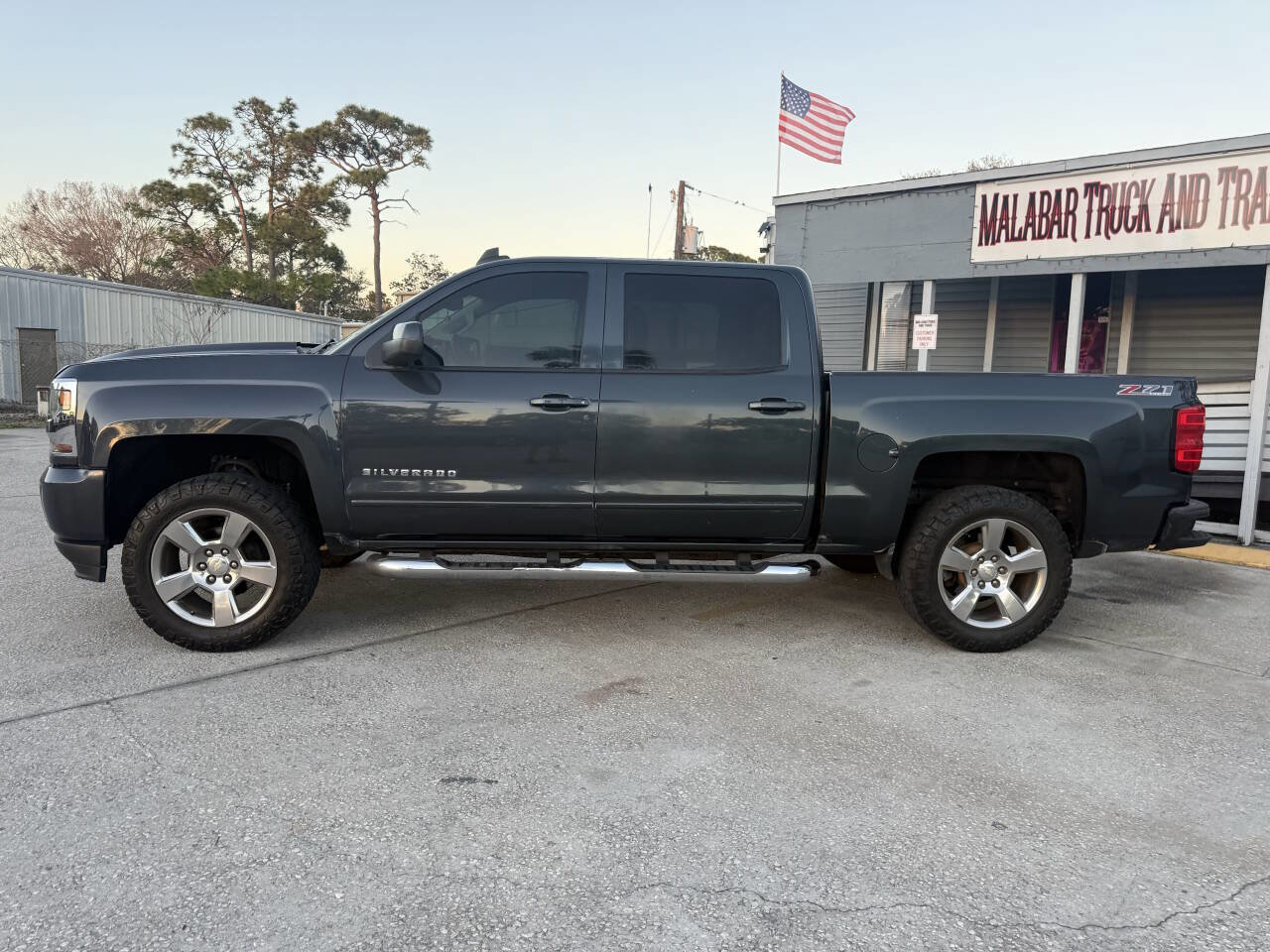 Used 2017 Chevrolet Silverado 1500 LT w/ All Star Edition image 4