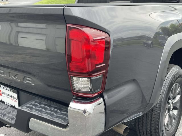 Used 2023 Toyota Tacoma SR5 w/ SR5 Appearance Package RWD image 10