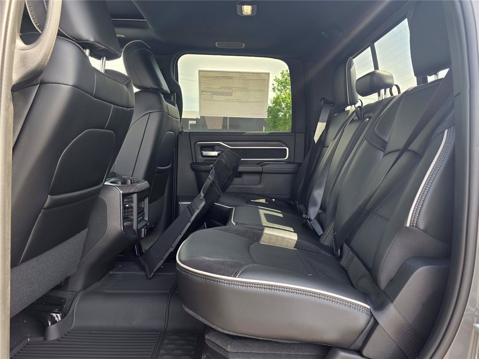 New 2026 RAM 2500 Laramie AWD/4WD image 27