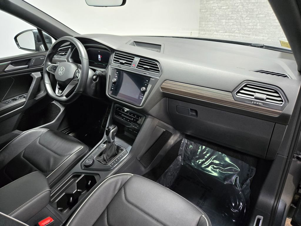 Used 2022 Volkswagen Tiguan SEL R-Line AWD/4WD image 59