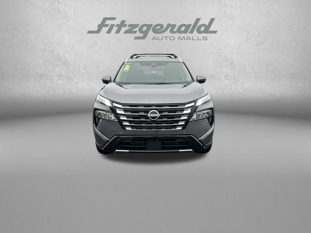 Used 2026 Nissan Rogue Platinum w/ Platinum Premium Package image 2