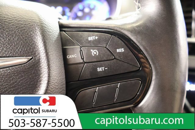 Used 2019 Chrysler Pacifica Touring Plus w/ S Appearance Package FWD image 18