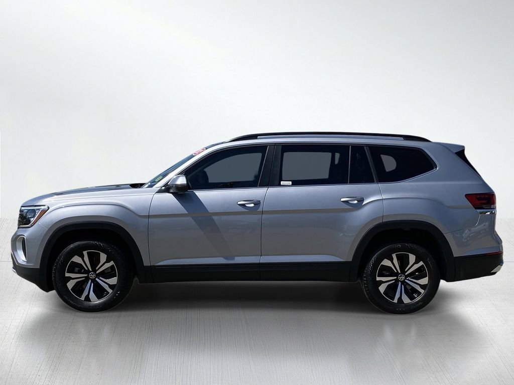 Used 2025 Volkswagen Atlas SE image 2