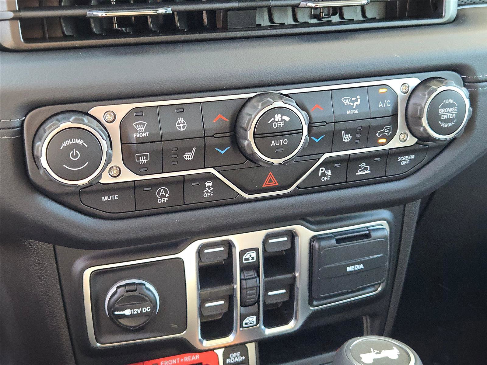 New 2025 Jeep Wrangler Unlimited Rubicon image 29