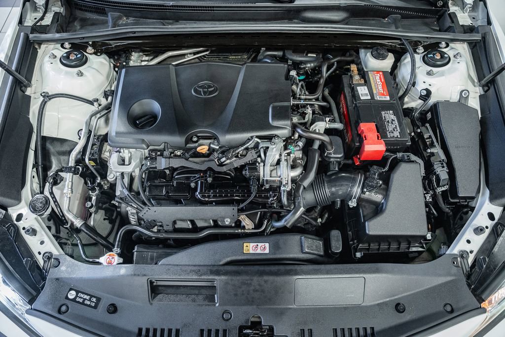 Used 2018 Toyota Camry SE w/ Moonroof Package image 16